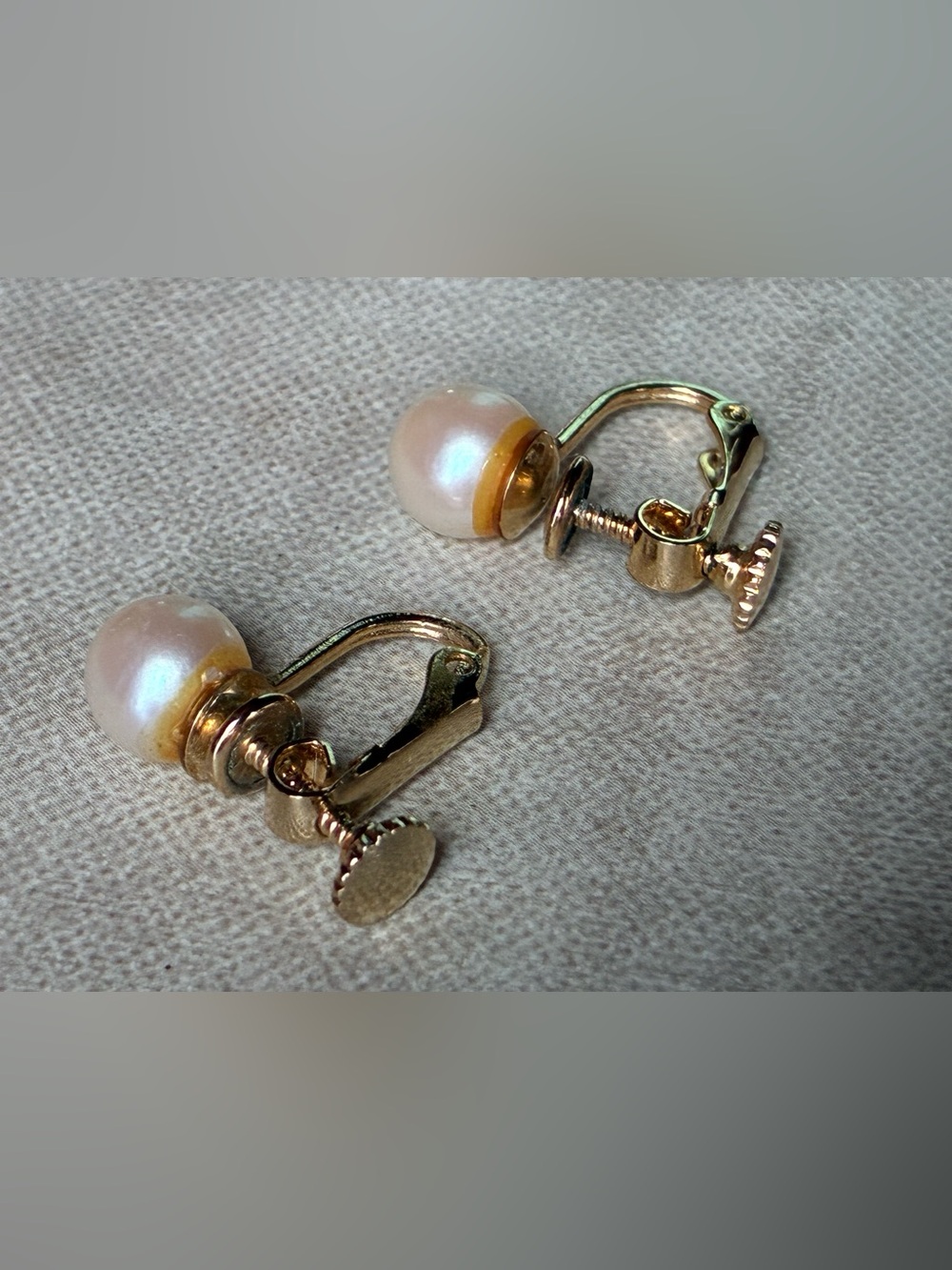 Classic Gold-Tone Faux Pearl Screwback Earrings - Cream Pearl